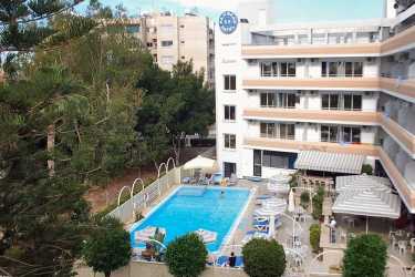 San Remo ** hotel w Larnace